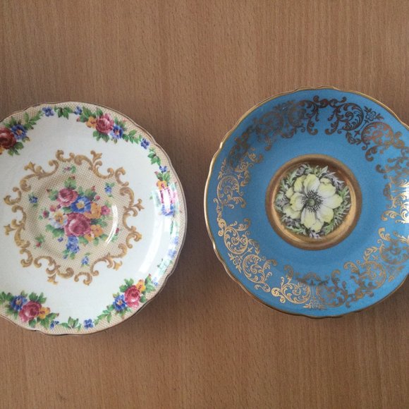 TWO PARAGON BONE CHINA BY APPOINTMENT ENGLAND SAUCER PLATES - Picture 1 of 5